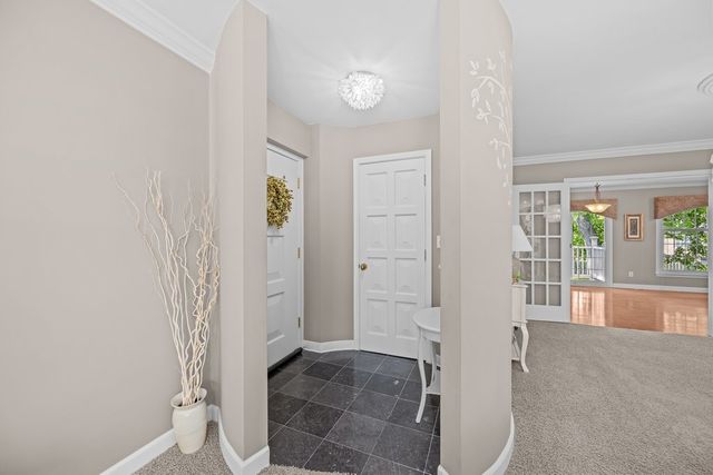 3215 E Locust Street 15, Davenport, IA 52803