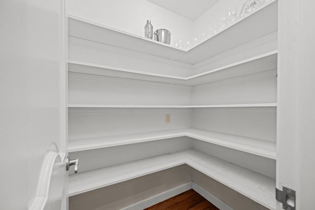 3215 E Locust Street 15, Davenport, IA 52803