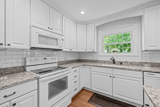 3215 E Locust Street 15, Davenport, IA 52803