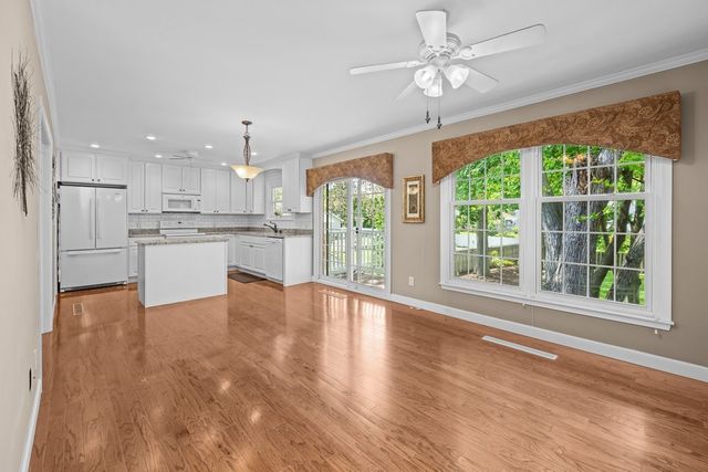 3215 E Locust Street 15, Davenport, IA 52803