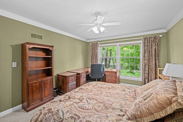 3215 E Locust Street 15, Davenport, IA 52803