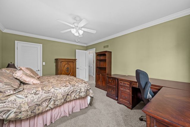 3215 E Locust Street 15, Davenport, IA 52803