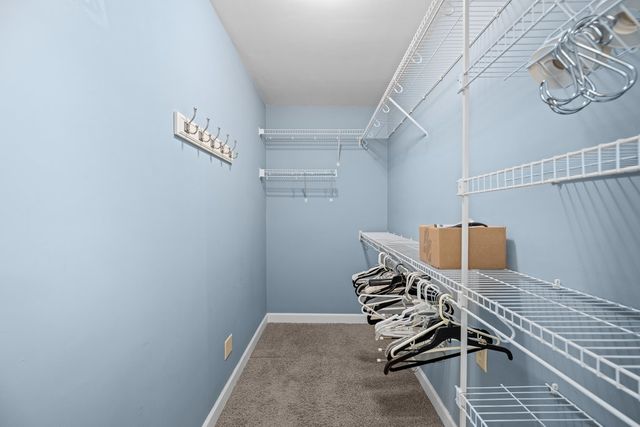 3215 E Locust Street 15, Davenport, IA 52803