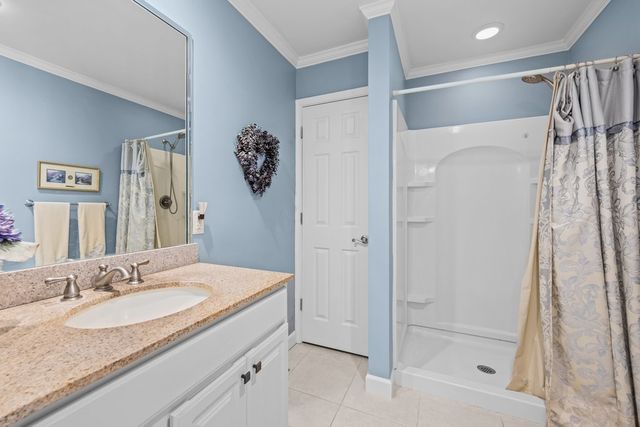 3215 E Locust Street 15, Davenport, IA 52803
