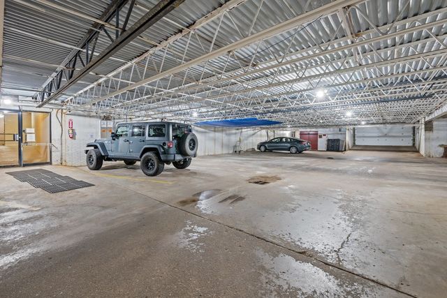 3215 E Locust Street 15, Davenport, IA 52803