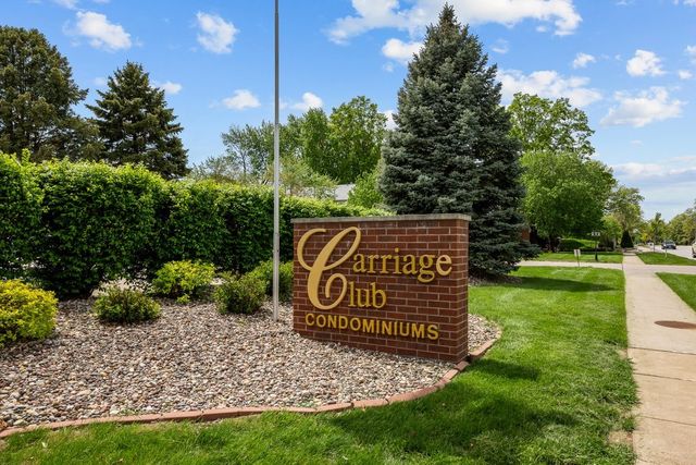 3215 E Locust Street 15, Davenport, IA 52803