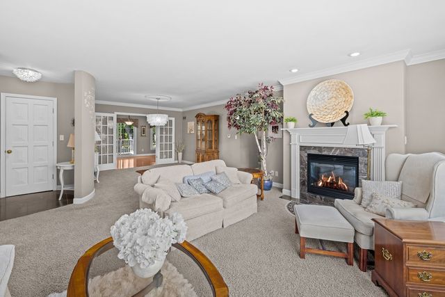 3215 E Locust Street 15, Davenport, IA 52803