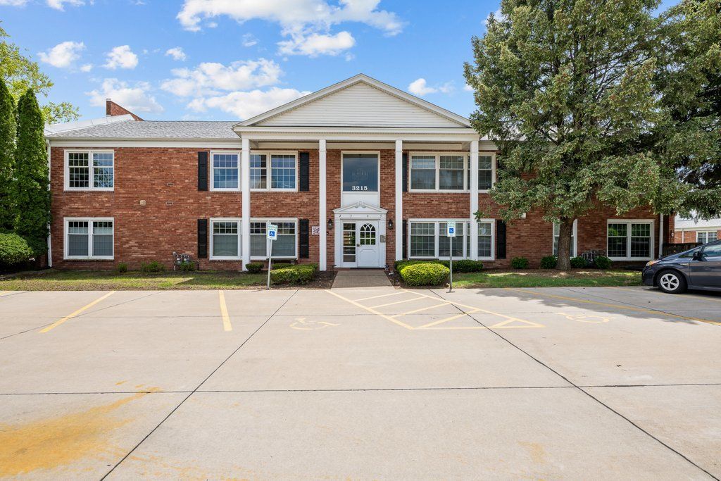 3215 E Locust Street 15, Davenport, IA 52803