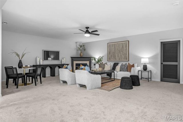 408 Coventry Trail Lane, Maryland Heights, MO 63043