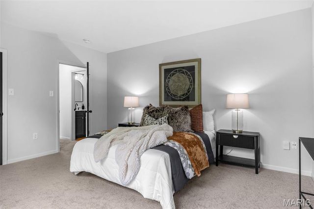 408 Coventry Trail Lane, Maryland Heights, MO 63043