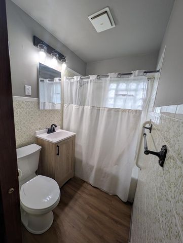 4059 S Alexander AVENUE, Saint Francis, WI 53235