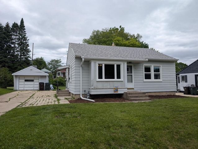 4059 S Alexander AVENUE, Saint Francis, WI 53235