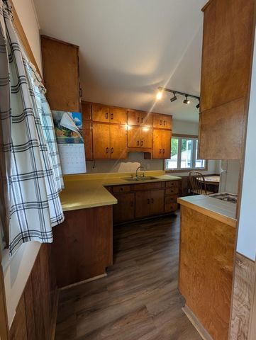 4059 S Alexander AVENUE, Saint Francis, WI 53235