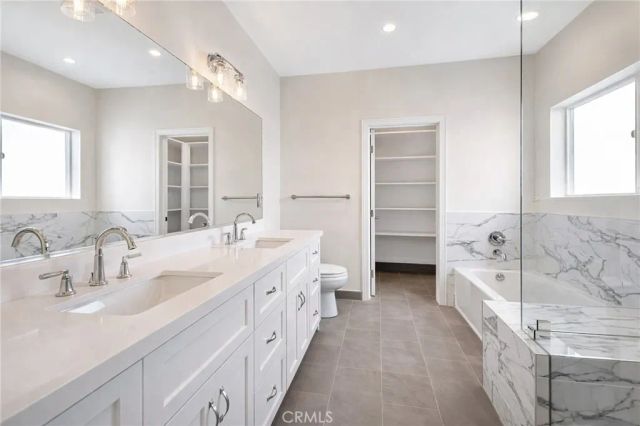 2800 Grant Ave B, Redondo Beach, CA 90278