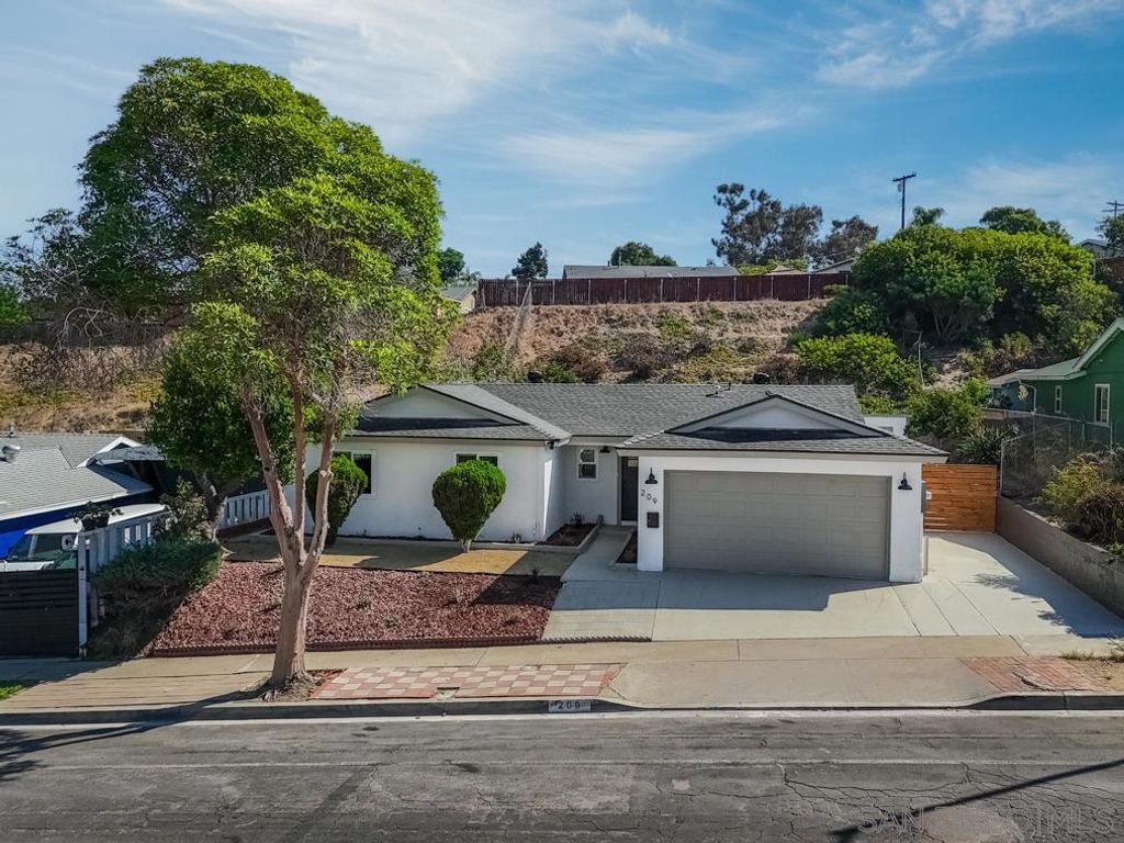 209 Meadowbrook Dr, San Diego, CA 92114 — photo 2