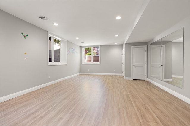 91 Crafts St 91, Newton, MA 02458