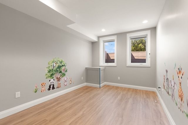 91 Crafts St 91, Newton, MA 02458