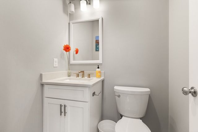 91 Crafts St 91, Newton, MA 02458