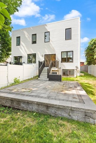 91 Crafts St 91, Newton, MA 02458