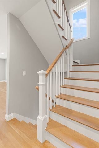 91 Crafts St 91, Newton, MA 02458