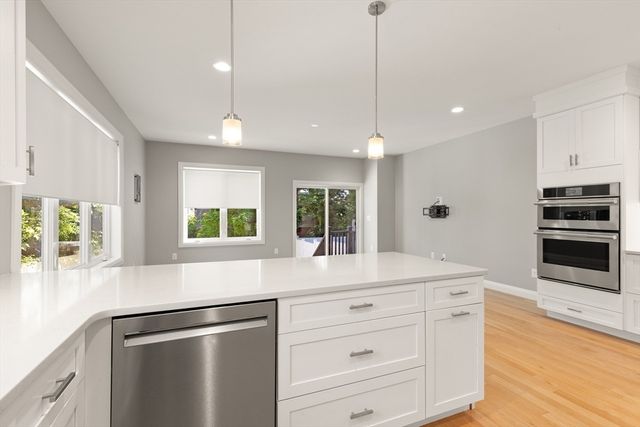 91 Crafts St 91, Newton, MA 02458
