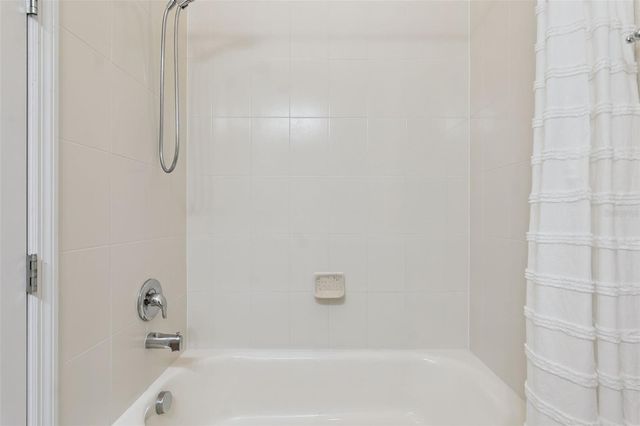 1121 GARDENSHIRE LANE, Deland, FL 32724