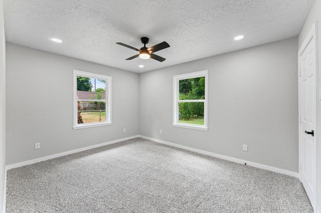 409 Midway Drive, Baytown, TX 77521