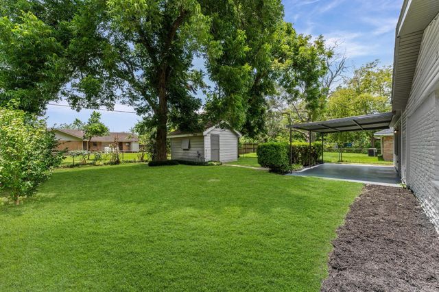 409 Midway Drive, Baytown, TX 77521