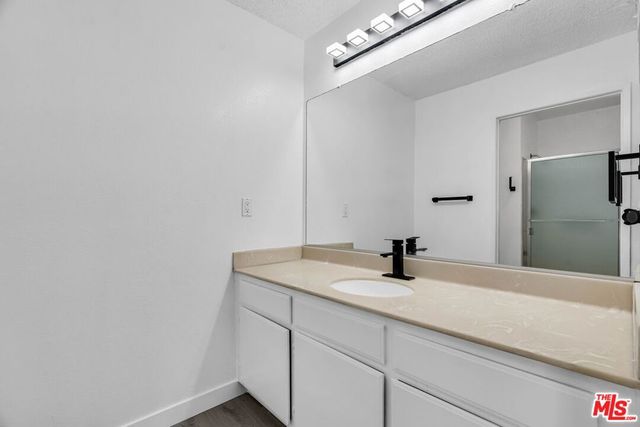 15125 Nordhoff Street 20, North Hills, CA 91343