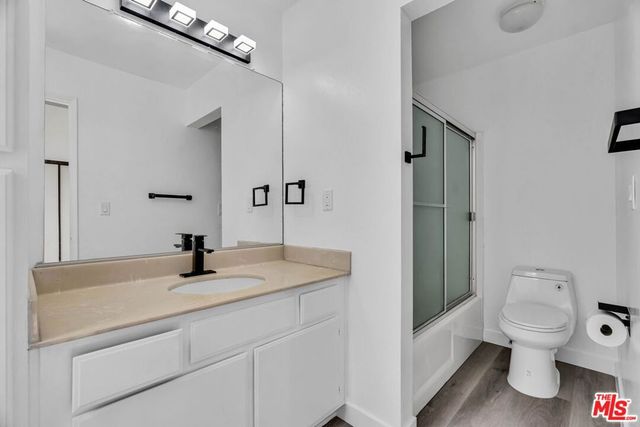 15125 Nordhoff Street 20, North Hills, CA 91343