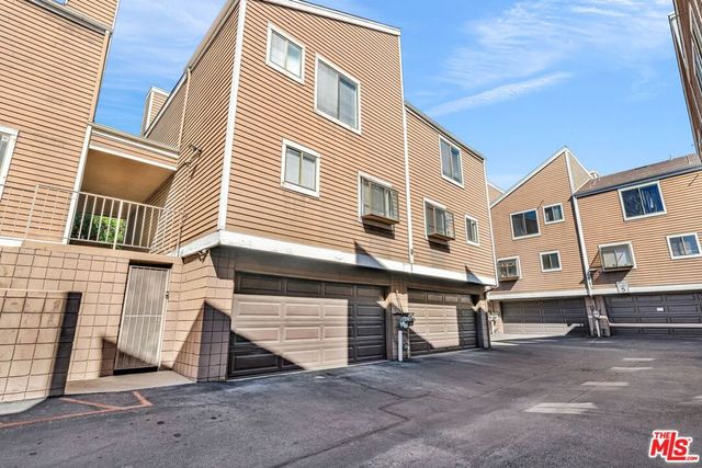 15125 Nordhoff Street 20, North Hills, CA 91343