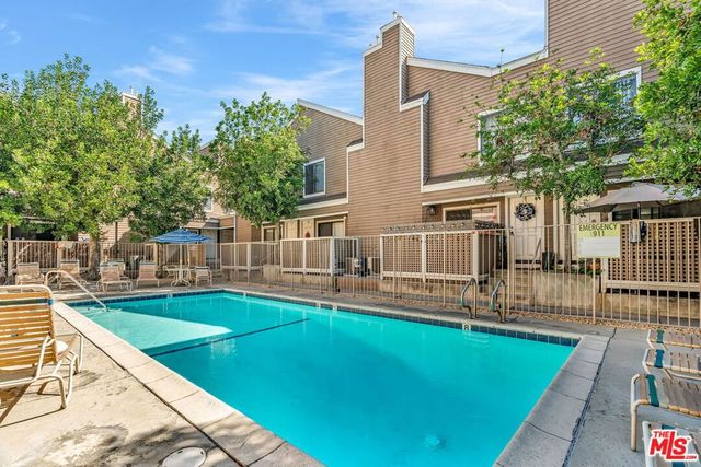 15125 Nordhoff Street 20, North Hills, CA 91343