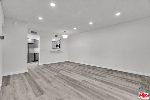 15125 Nordhoff Street 20, North Hills, CA 91343