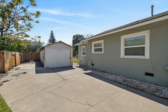 4424 12th Ave, Sacramento, CA 95820