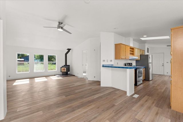 255 SW Railroad St, Creston, WA 99117