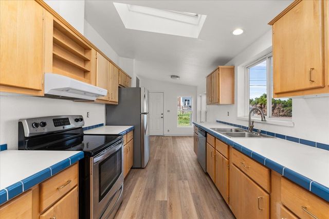 255 SW Railroad St, Creston, WA 99117