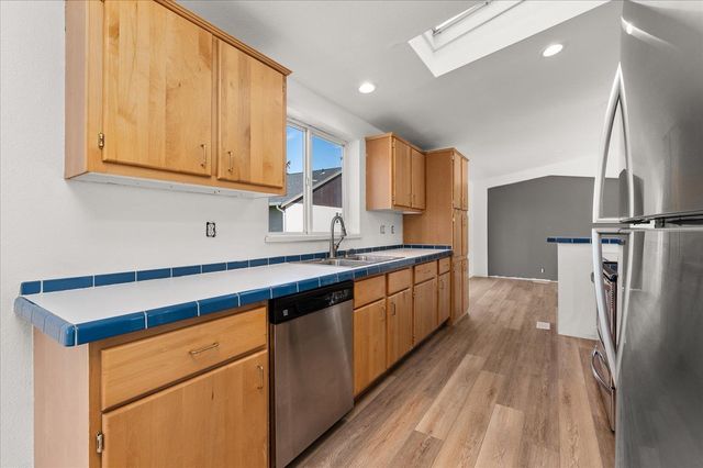 255 SW Railroad St, Creston, WA 99117