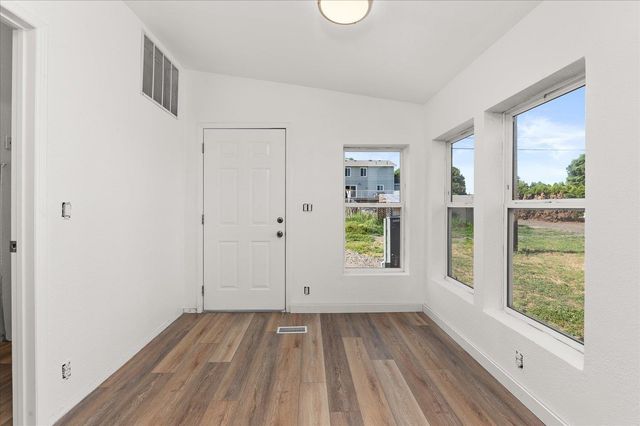 255 SW Railroad St, Creston, WA 99117