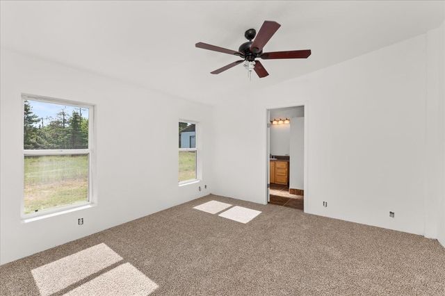 255 SW Railroad St, Creston, WA 99117