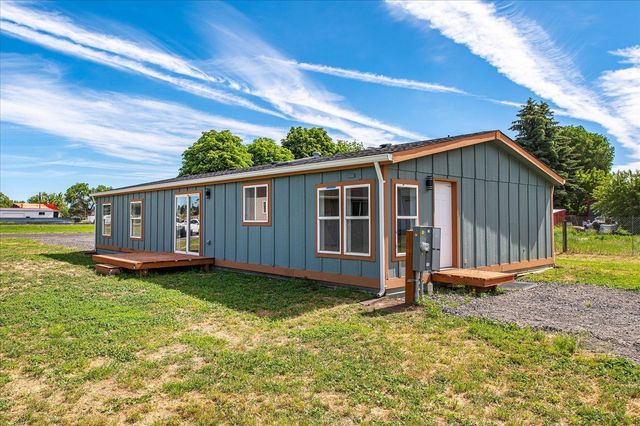 255 SW Railroad St, Creston, WA 99117