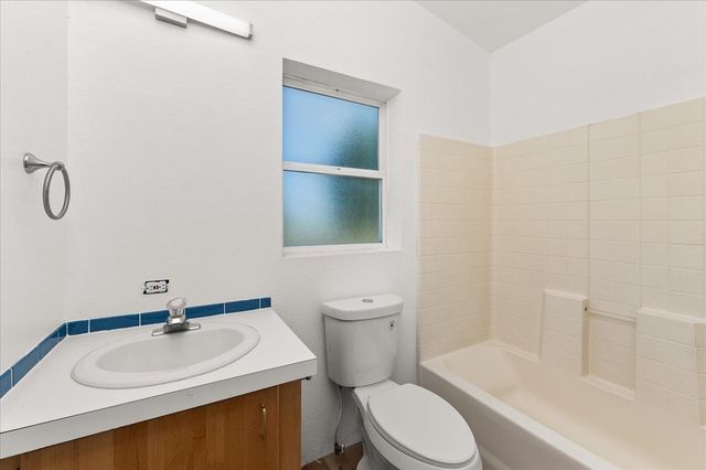 255 SW Railroad St, Creston, WA 99117