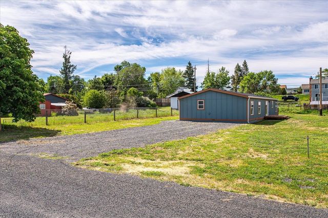 255 SW Railroad St, Creston, WA 99117