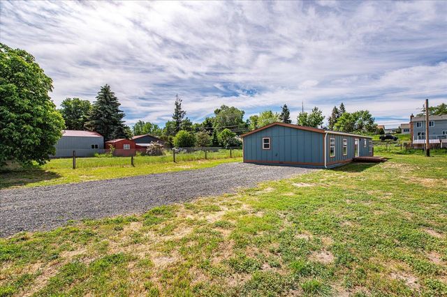 255 SW Railroad St, Creston, WA 99117
