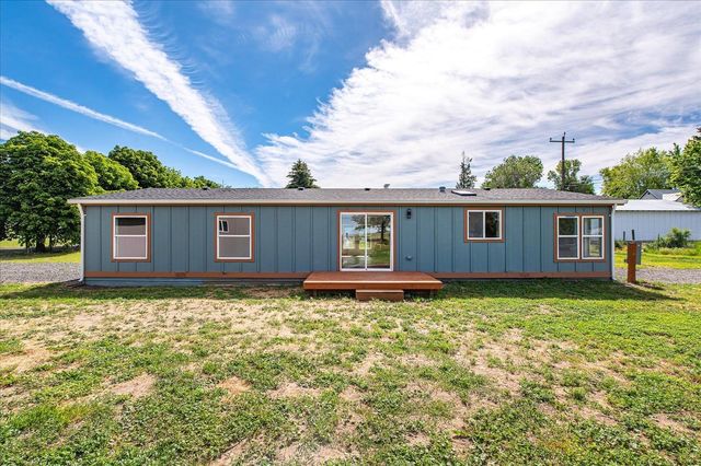 255 SW Railroad St, Creston, WA 99117