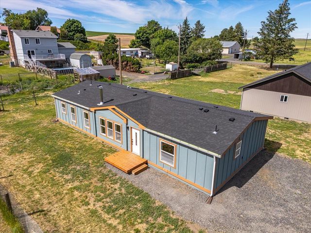 255 SW Railroad St, Creston, WA 99117