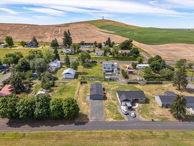 255 SW Railroad St, Creston, WA 99117
