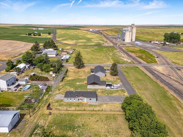 255 SW Railroad St, Creston, WA 99117
