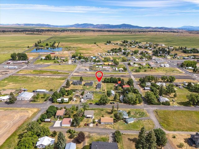 255 SW Railroad St, Creston, WA 99117
