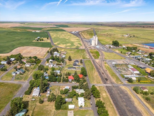 255 SW Railroad St, Creston, WA 99117
