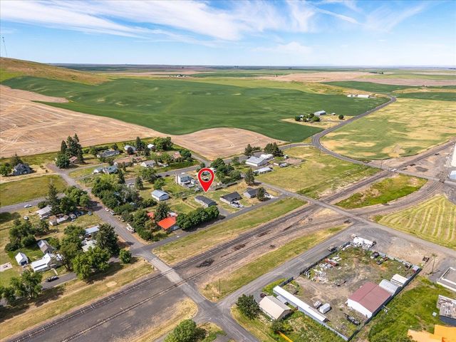 255 SW Railroad St, Creston, WA 99117
